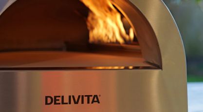 Four à pizza multi-combustible orange Delivita chez Barbecue and co_4